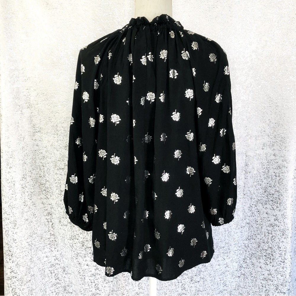 NWT HARVE BENARD Black & Silver Metallic Roses Tie Collar Blouse M - Picture 5 of 13